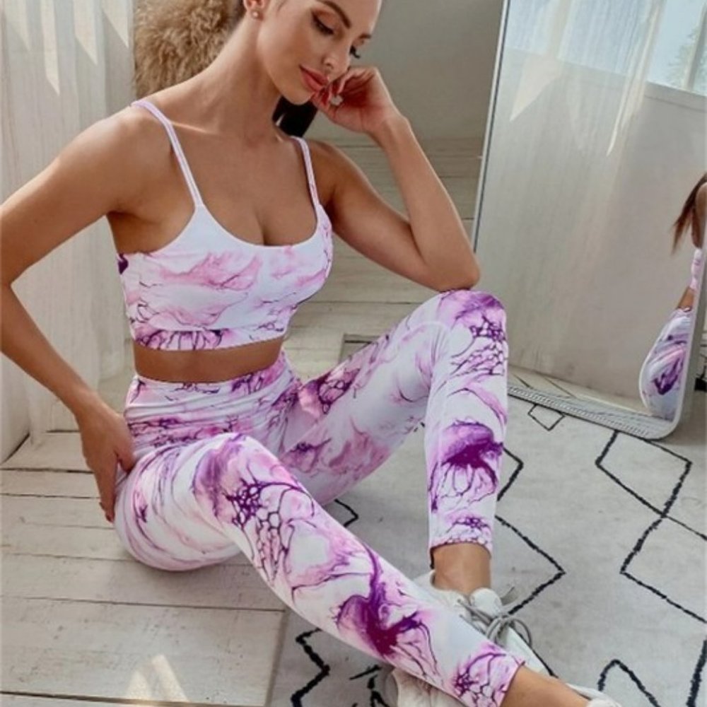 NWT 2 Piece Seamless Yoga Set 7/8 Legging and Bralette Lavender and White Small